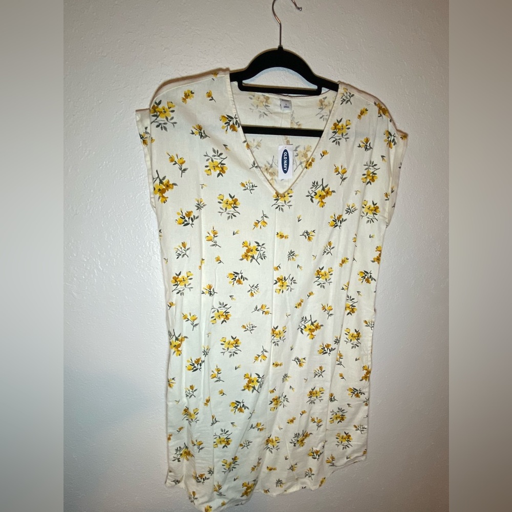 NWT Old Navy Tunic Dress with pockets size S lovely nonfunctional buttons